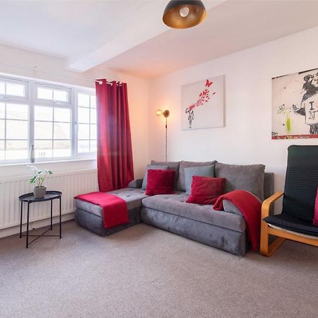 Stylish & Central 2 Bedroom Apartment - Fast Wifi Castle Donington Exterior photo