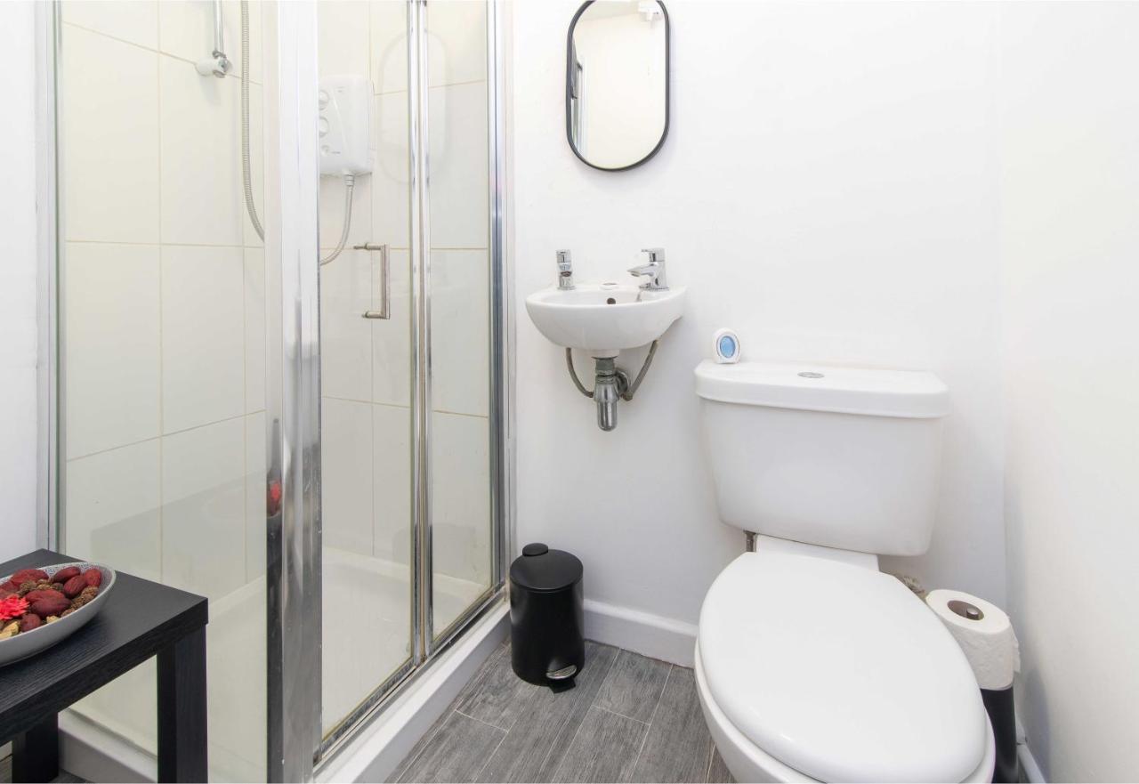 Stylish & Central 2 Bedroom Apartment - Fast Wifi Castle Donington Exterior photo