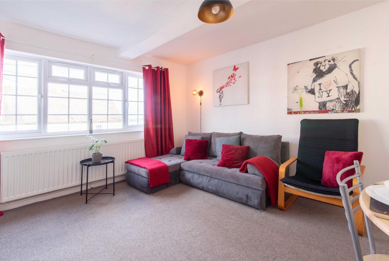 Stylish & Central 2 Bedroom Apartment - Fast Wifi Castle Donington Exterior photo